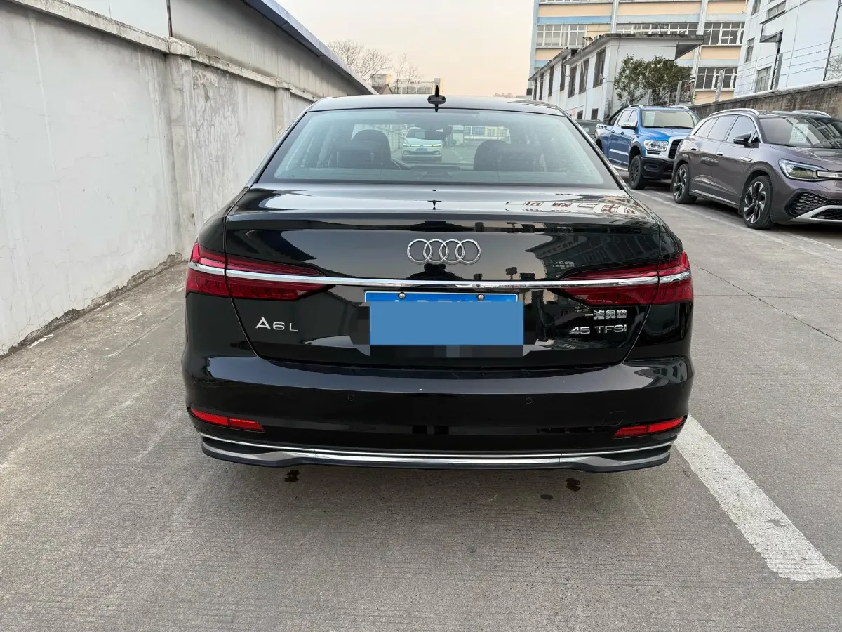 2023 Audi A6L 2.0T 245HP L4 7DCT,autocango,china used car exporter,china ev exporter,chinese used car exporter,chinese used ev exporter