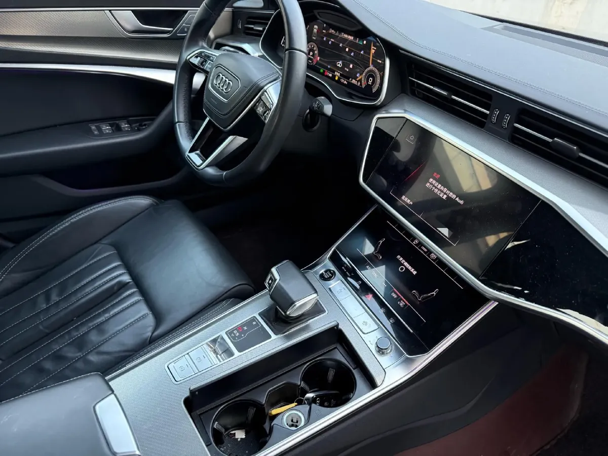 2023 Audi A6L 2.0T 245HP L4 7DCT,autocango,china used car exporter,china ev exporter,chinese used car exporter,chinese used ev exporter