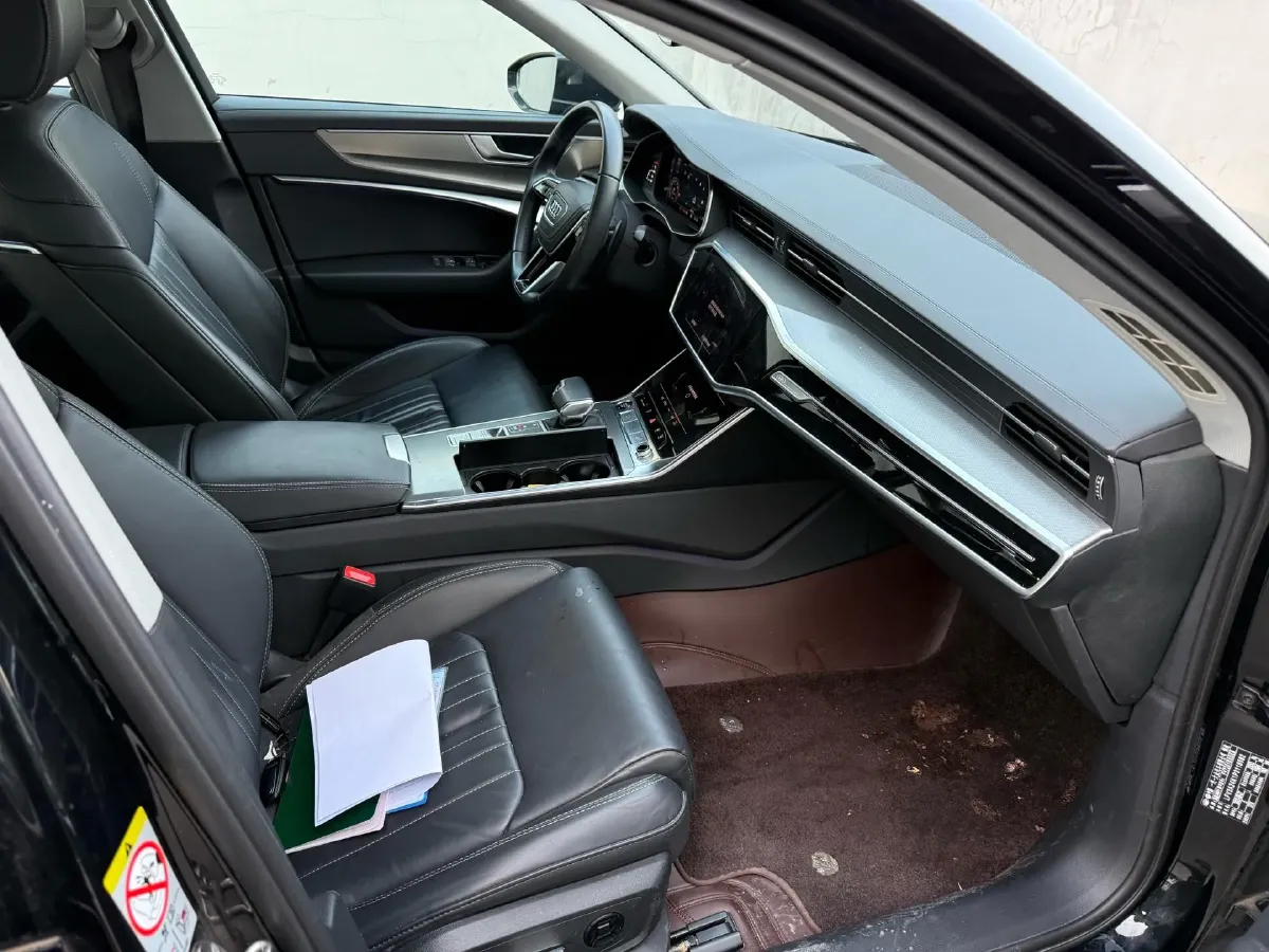 2023 Audi A6L 2.0T 245HP L4 7DCT,autocango,china used car exporter,china ev exporter,chinese used car exporter,chinese used ev exporter