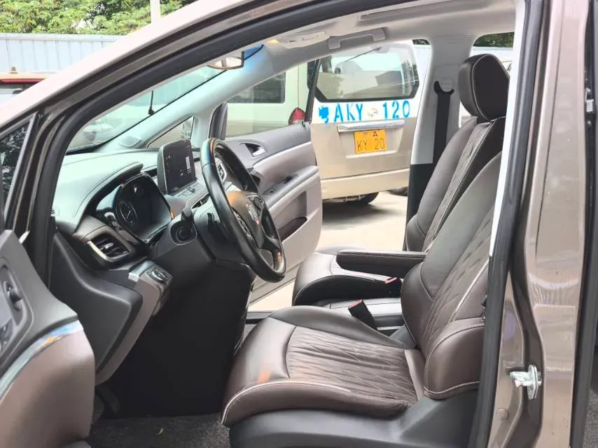 2022 Buick GL8 2.0T 237HP L4 9AT,autocango,china used car exporter,china ev exporter,chinese used car exporter,chinese used ev exporter