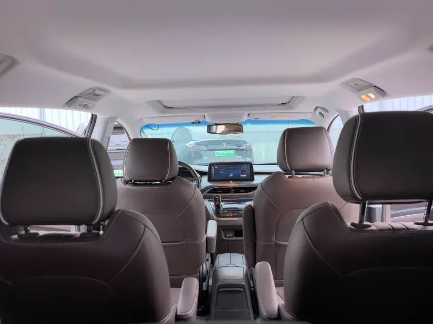 2022 Buick GL8 2.0T 237HP L4 9AT,autocango,china used car exporter,china ev exporter,chinese used car exporter,chinese used ev exporter