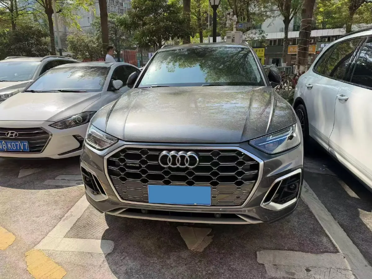2022 Audi Q5L 2.0T 252HP L4 7DCT,autocango,china used car exporter,china ev exporter,chinese used car exporter,chinese used ev exporter