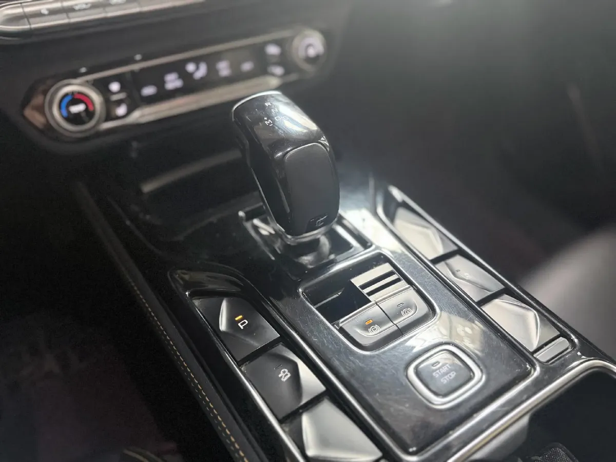 2020 Bestune T77 1.5T 169HP L4 7DCT,autocango,china used car exporter,china ev exporter,chinese used car exporter,chinese used ev exporter