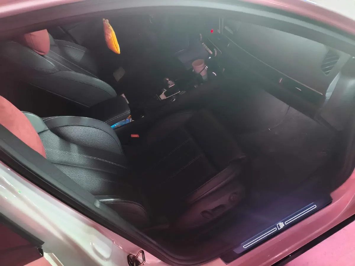 2023 Audi A4L 2.0T 190HP L4 7DCT,autocango,china used car exporter,china ev exporter,chinese used car exporter,chinese used ev exporter