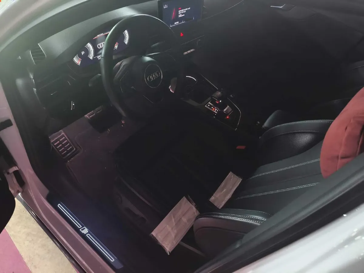 2023 Audi A4L 2.0T 190HP L4 7DCT,autocango,china used car exporter,china ev exporter,chinese used car exporter,chinese used ev exporter