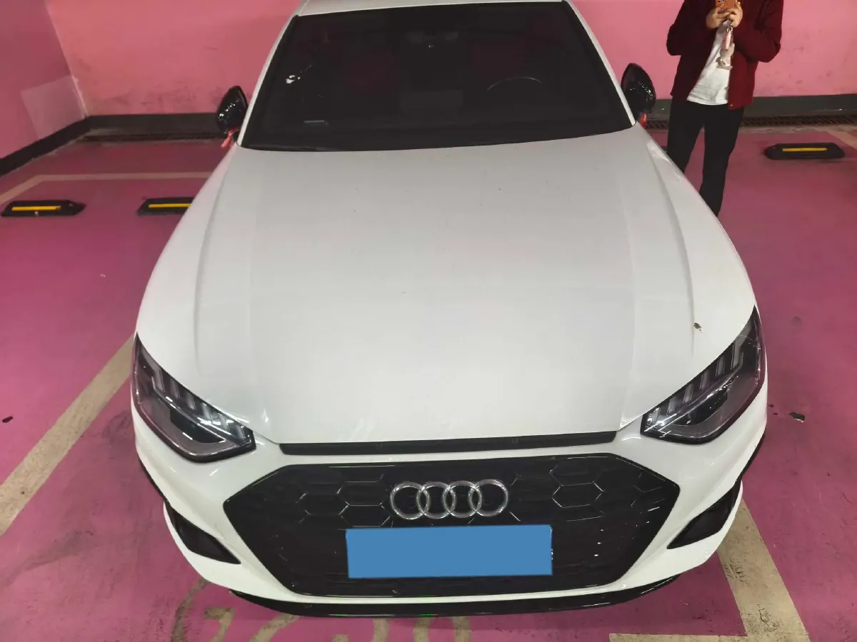 2023 Audi A4L 2.0T 190HP L4 7DCT,autocango,china used car exporter,china ev exporter,chinese used car exporter,chinese used ev exporter