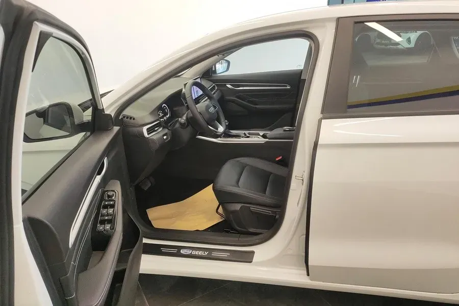 2025 Geely Emgrand 1.5L 127HP L4 CVT,autocango,china used car exporter,china ev exporter,chinese used car exporter,chinese used ev exporter