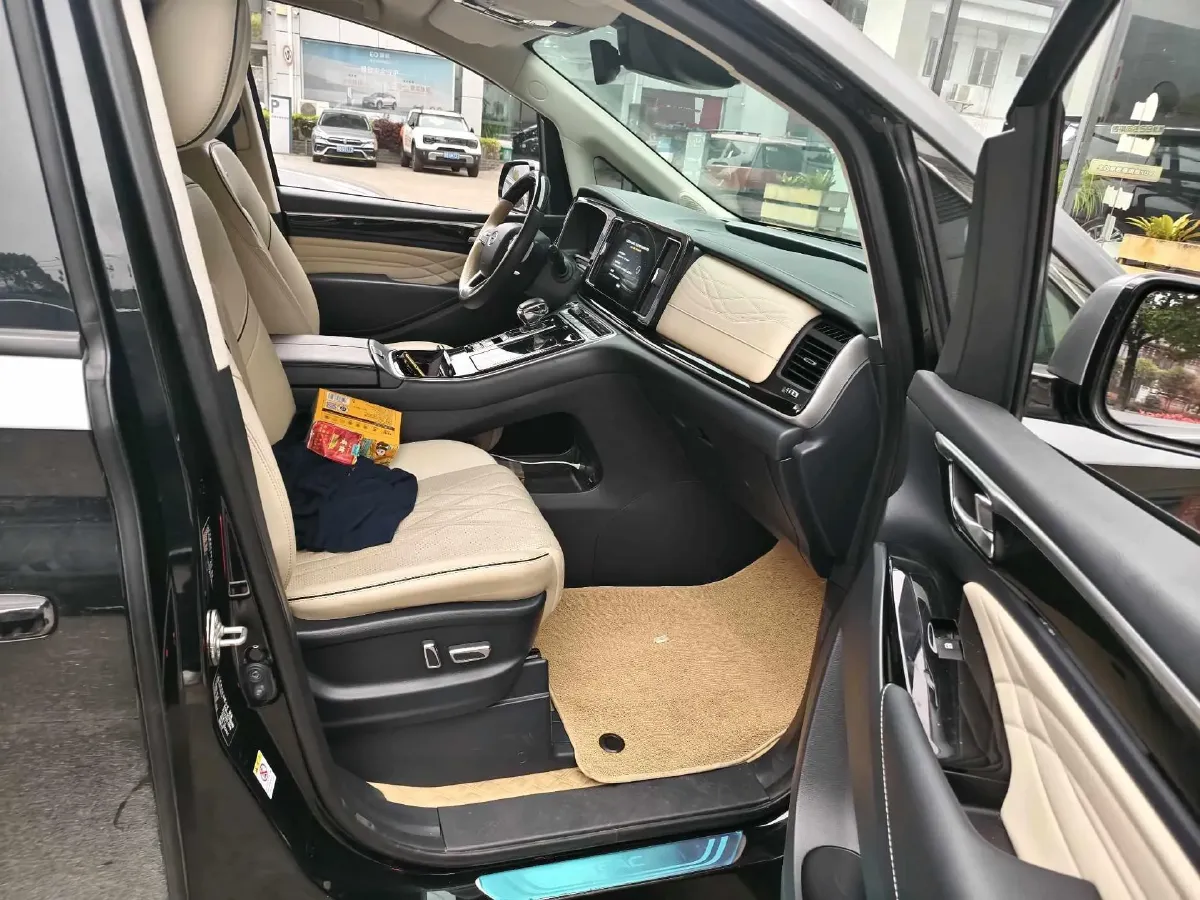 2021 GAC Trumpchi M8 2.0T 252HP L4 8AT,autocango,china used car exporter,china ev exporter,chinese used car exporter,chinese used ev exporter
