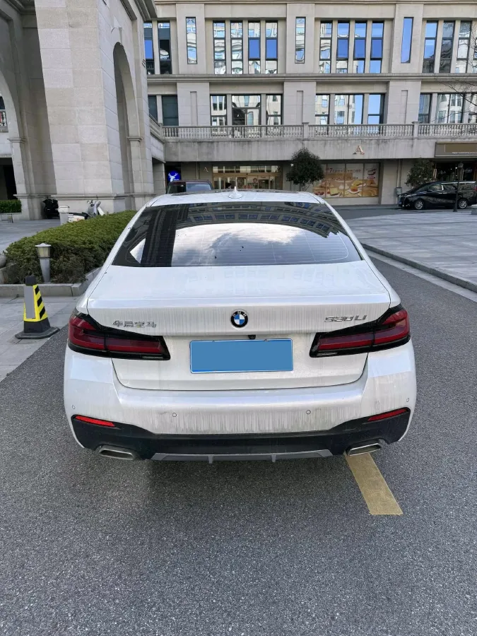 2021 BMW 5 Series 2.0T 252HP L4 8AT,autocango,china used car exporter,china ev exporter,chinese used car exporter,chinese used ev exporter