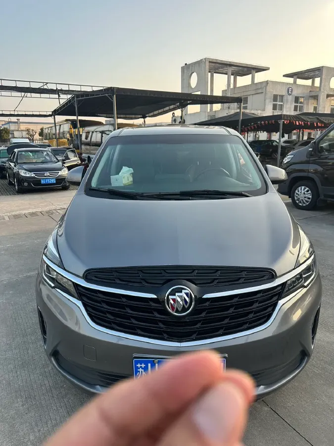 2022 Buick GL8 2.0T 237HP L4 9AT,autocango,china used car exporter,china ev exporter,chinese used car exporter,chinese used ev exporter