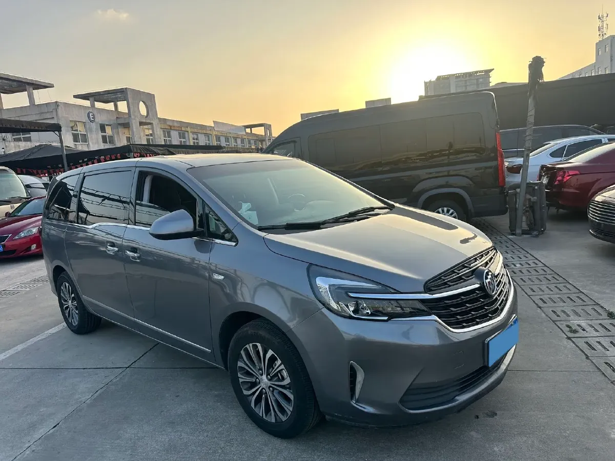 2022 Buick GL8 2.0T 237HP L4 9AT,autocango,china used car exporter,china ev exporter,chinese used car exporter,chinese used ev exporter