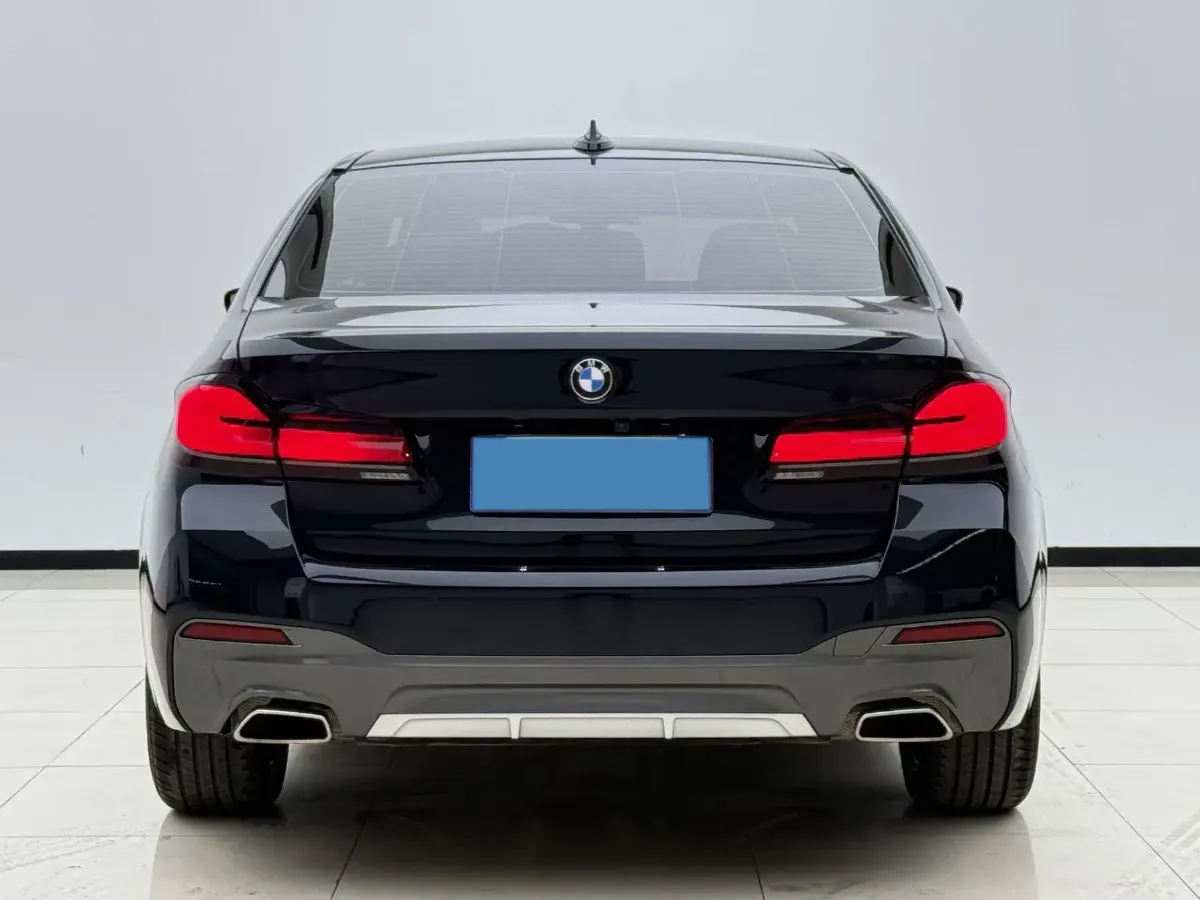 2022 BMW 5 Series 2.0T 184HP L4 8AT,autocango,china used car exporter,china ev exporter,chinese used car exporter,chinese used ev exporter