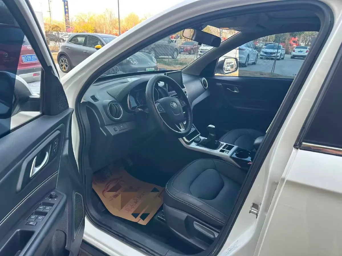 2018 Bestune X40 1.6L 114HP L4 5MT,autocango,china used car exporter,china ev exporter,chinese used car exporter,chinese used ev exporter