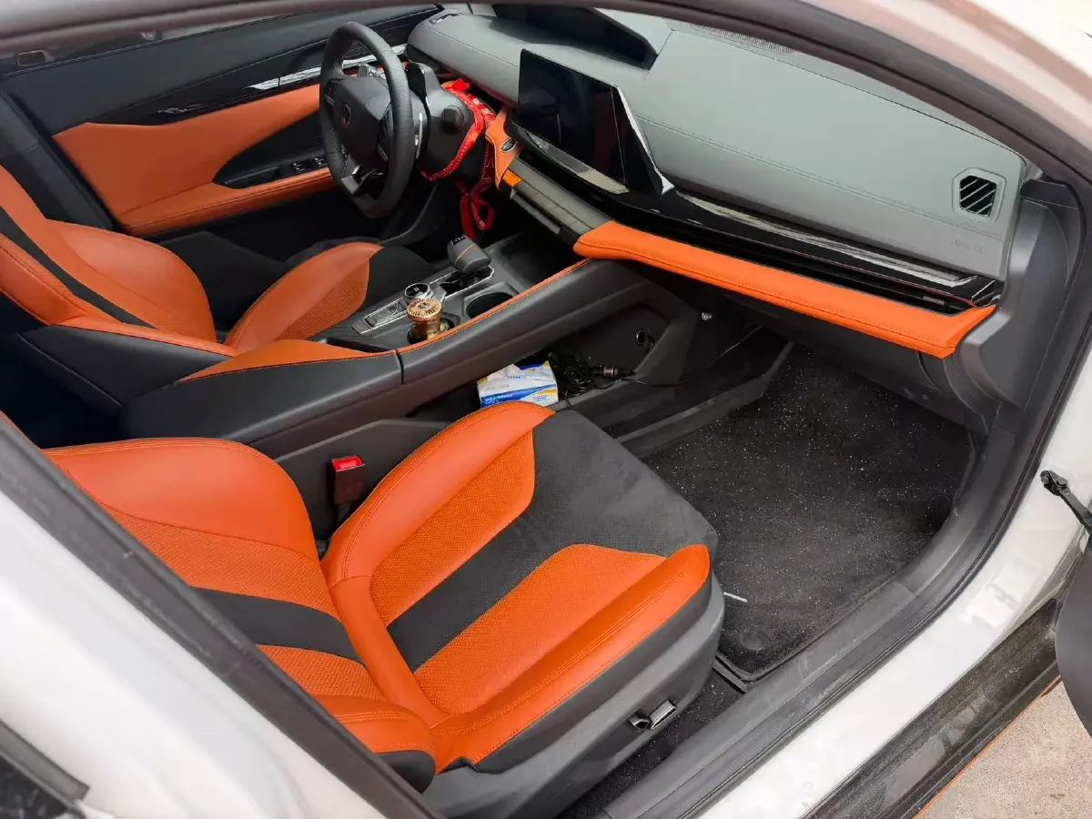 2023 ChangAn UNI-V 1.5T 188HP L4 7DCT,autocango,china used car exporter,china ev exporter,chinese used car exporter,chinese used ev exporter