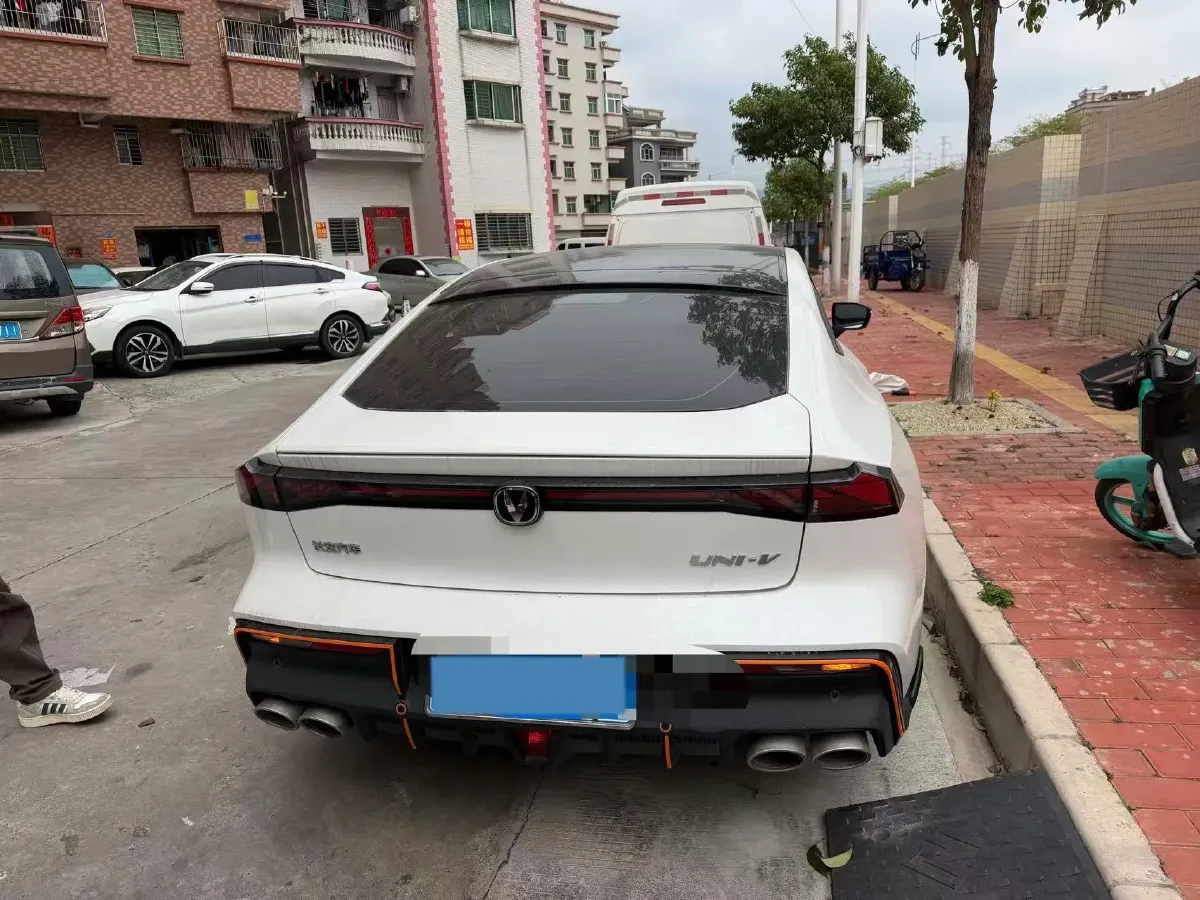 2023 ChangAn UNI-V 1.5T 188HP L4 7DCT,autocango,china used car exporter,china ev exporter,chinese used car exporter,chinese used ev exporter