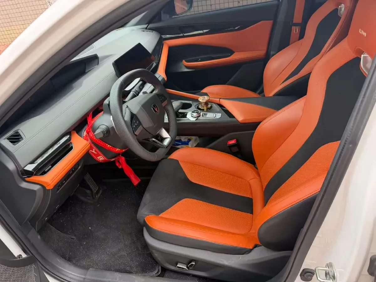 2023 ChangAn UNI-V 1.5T 188HP L4 7DCT,autocango,china used car exporter,china ev exporter,chinese used car exporter,chinese used ev exporter