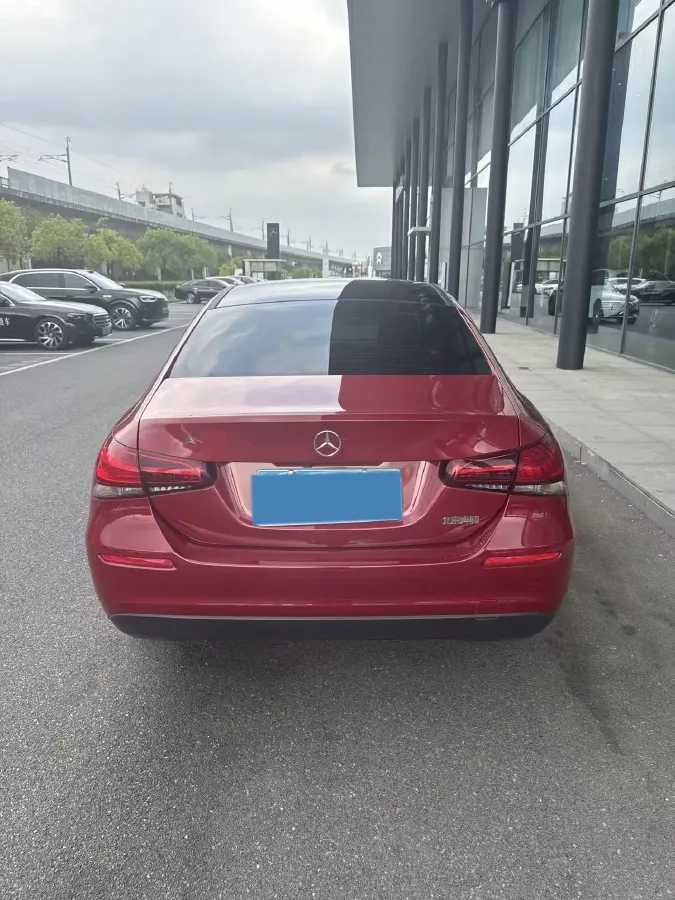 2021 Mercedes-Benz A Class 1.3T 136HP L4 7DCT,autocango,china used car exporter,china ev exporter,chinese used car exporter,chinese used ev exporter
