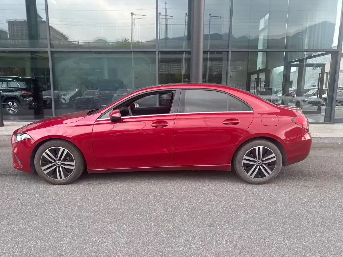 2021 Mercedes-Benz A Class 1.3T 136HP L4 7DCT,autocango,china used car exporter,china ev exporter,chinese used car exporter,chinese used ev exporter