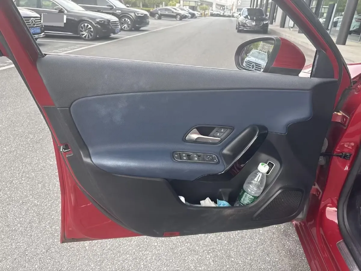 2021 Mercedes-Benz A Class 1.3T 136HP L4 7DCT,autocango,china used car exporter,china ev exporter,chinese used car exporter,chinese used ev exporter