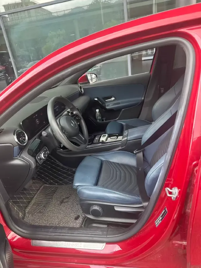 2021 Mercedes-Benz A Class 1.3T 136HP L4 7DCT,autocango,china used car exporter,china ev exporter,chinese used car exporter,chinese used ev exporter