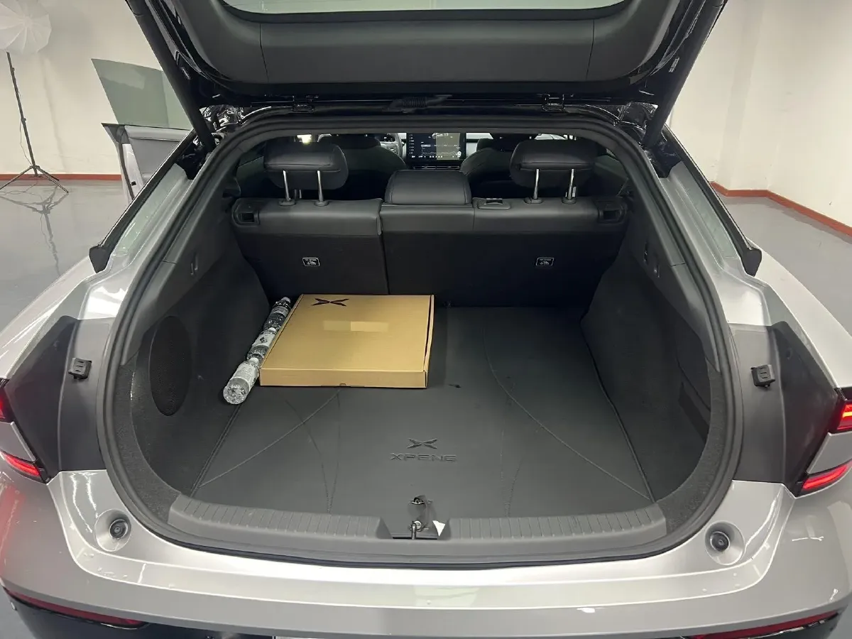 2024 Xpeng P7+ BEV 60.7KWH,autocango,china used car exporter,china ev exporter,chinese used car exporter,chinese used ev exporter