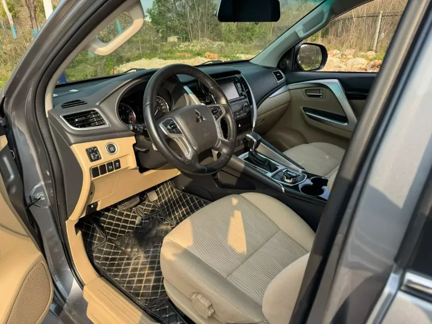 2019 Mitsubishi Pajero 3.0L 209HP V6 8AT,autocango,china used car exporter,china ev exporter,chinese used car exporter,chinese used ev exporter