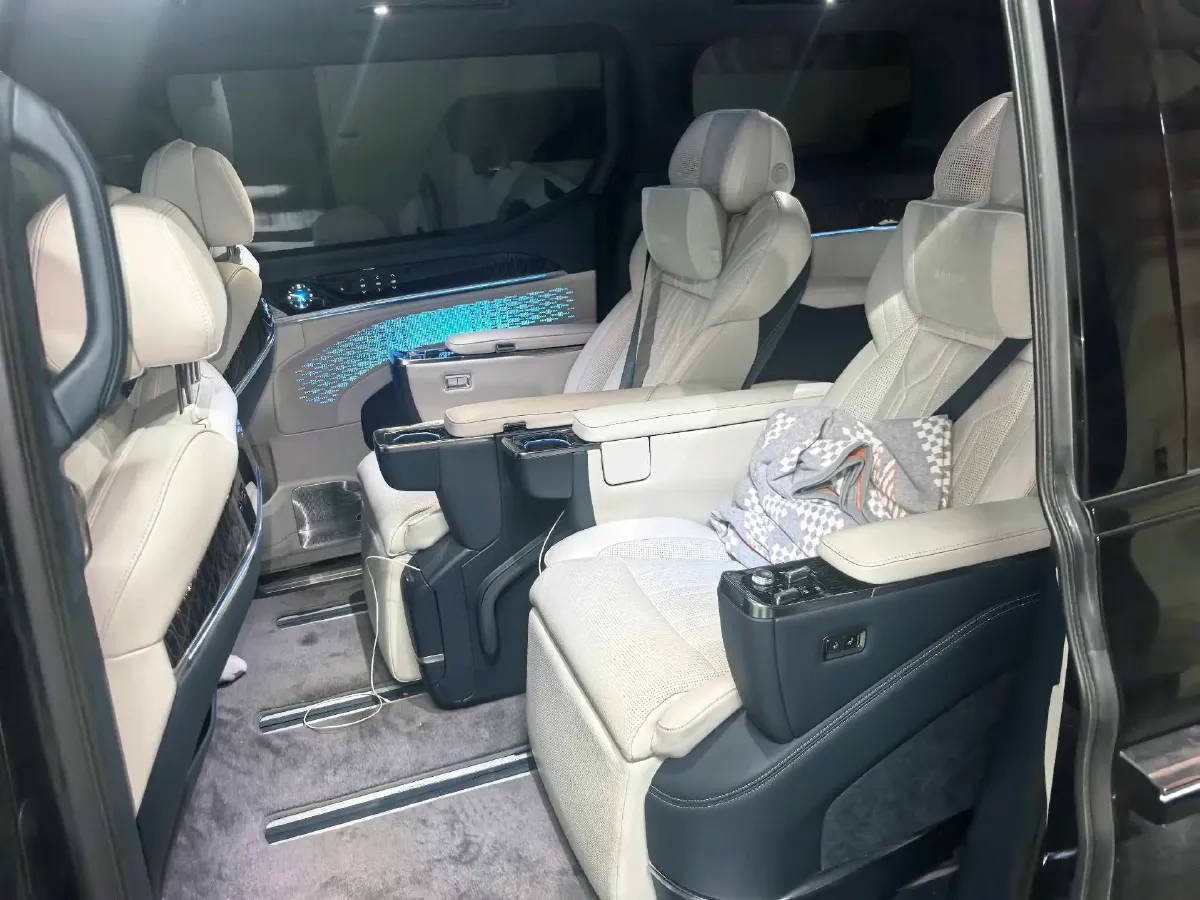 2022 Zeekr 009 BEV 116KWH,autocango,china used car exporter,china ev exporter,chinese used car exporter,chinese used ev exporter