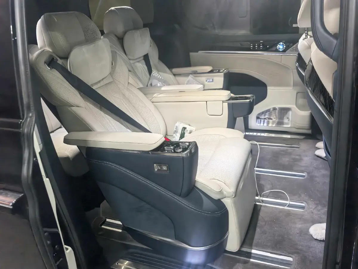 2022 Zeekr 009 BEV 116KWH,autocango,china used car exporter,china ev exporter,chinese used car exporter,chinese used ev exporter