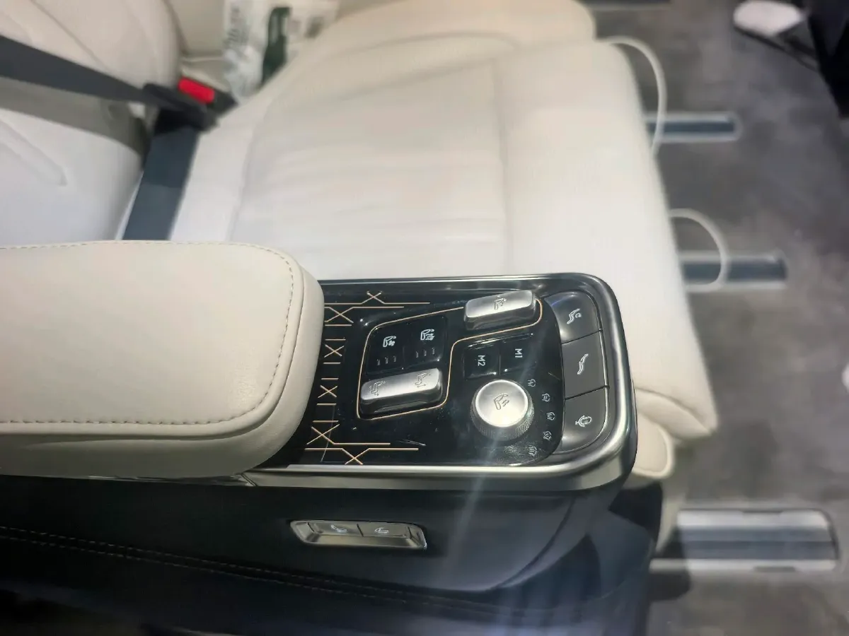 2022 Zeekr 009 BEV 116KWH,autocango,china used car exporter,china ev exporter,chinese used car exporter,chinese used ev exporter