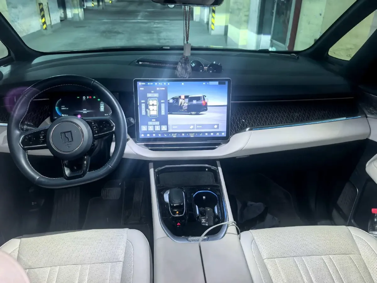 2022 Zeekr 009 BEV 116KWH,autocango,china used car exporter,china ev exporter,chinese used car exporter,chinese used ev exporter