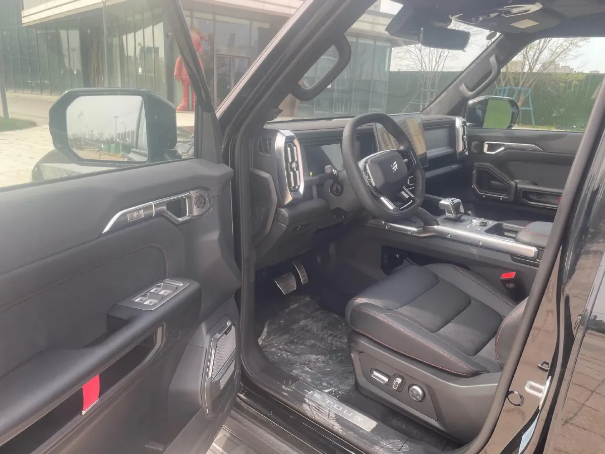 2024 Jetour ShanHai TravellerC-DM 1.5T 156HP L4 3DHT PHEV 43.24KWH,autocango,china used car exporter,china ev exporter,chinese used car exporter,chinese used ev exporter