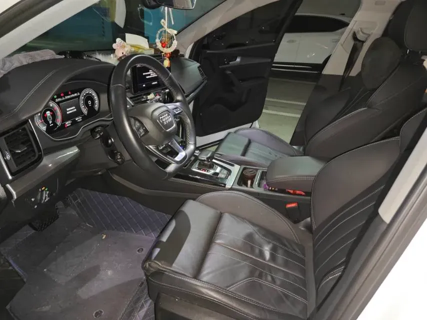 2022 Audi Q5L 2.0T 190HP L4 7DCT,autocango,china used car exporter,china ev exporter,chinese used car exporter,chinese used ev exporter