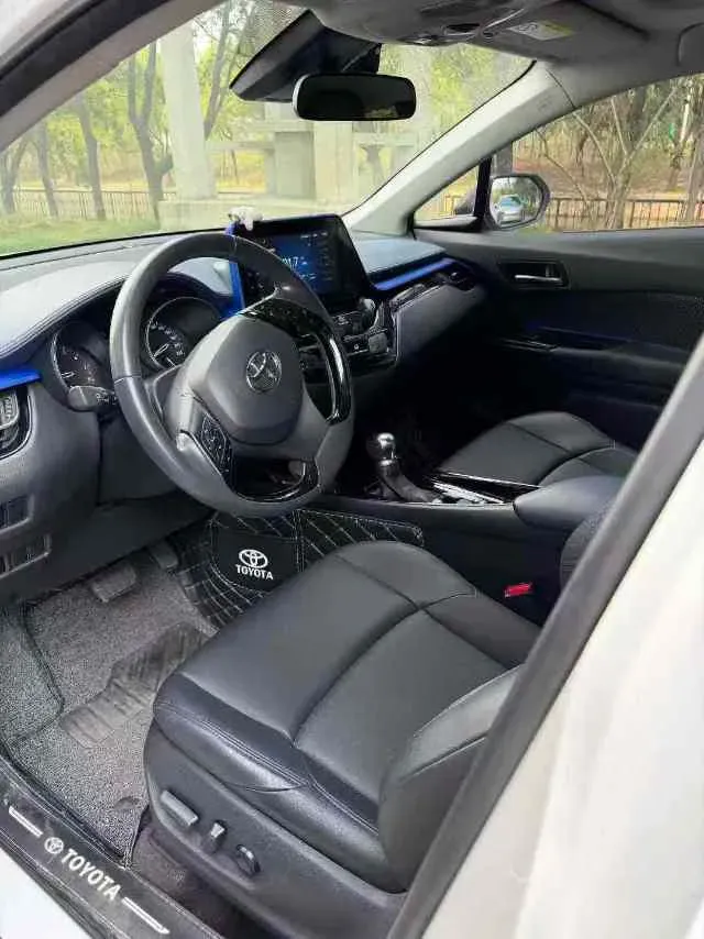2022 Toyota C-HR 2.0L 171HP L4 CVT,autocango,china used car exporter,china ev exporter,chinese used car exporter,chinese used ev exporter