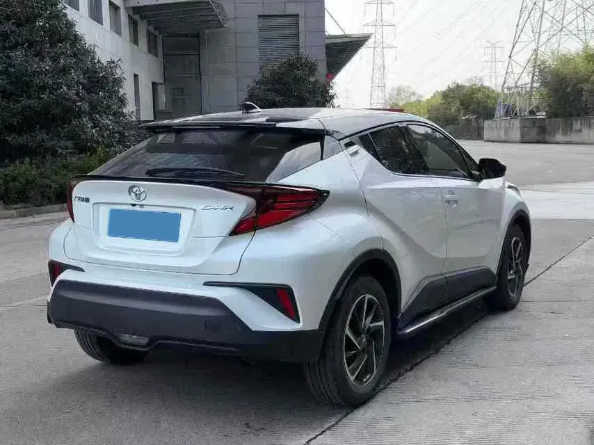 2022 Toyota C-HR 2.0L 171HP L4 CVT,autocango,china used car exporter,china ev exporter,chinese used car exporter,chinese used ev exporter