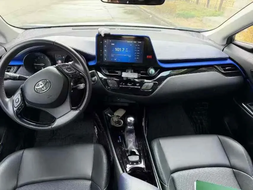 2022 Toyota C-HR 2.0L 171HP L4 CVT,autocango,china used car exporter,china ev exporter,chinese used car exporter,chinese used ev exporter