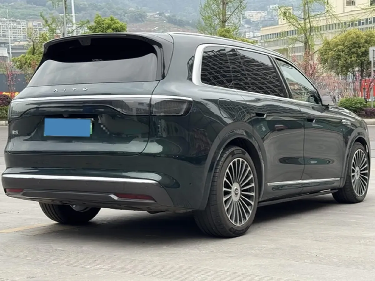 2025 AITO AITO M8 REEV 160HP REEV 53.4KWH,autocango,china used car exporter,china ev exporter,chinese used car exporter,chinese used ev exporter
