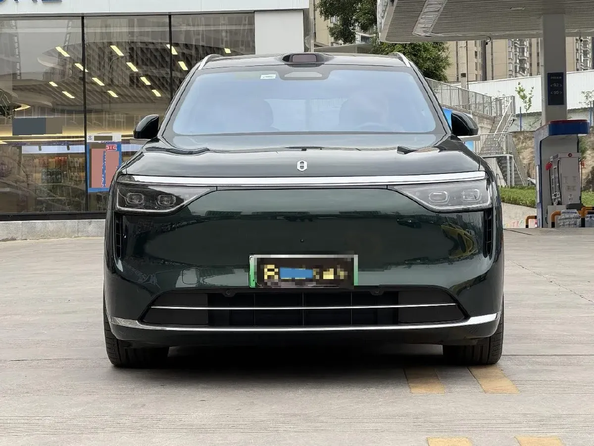 2025 AITO AITO M8 REEV 160HP REEV 53.4KWH,autocango,china used car exporter,china ev exporter,chinese used car exporter,chinese used ev exporter