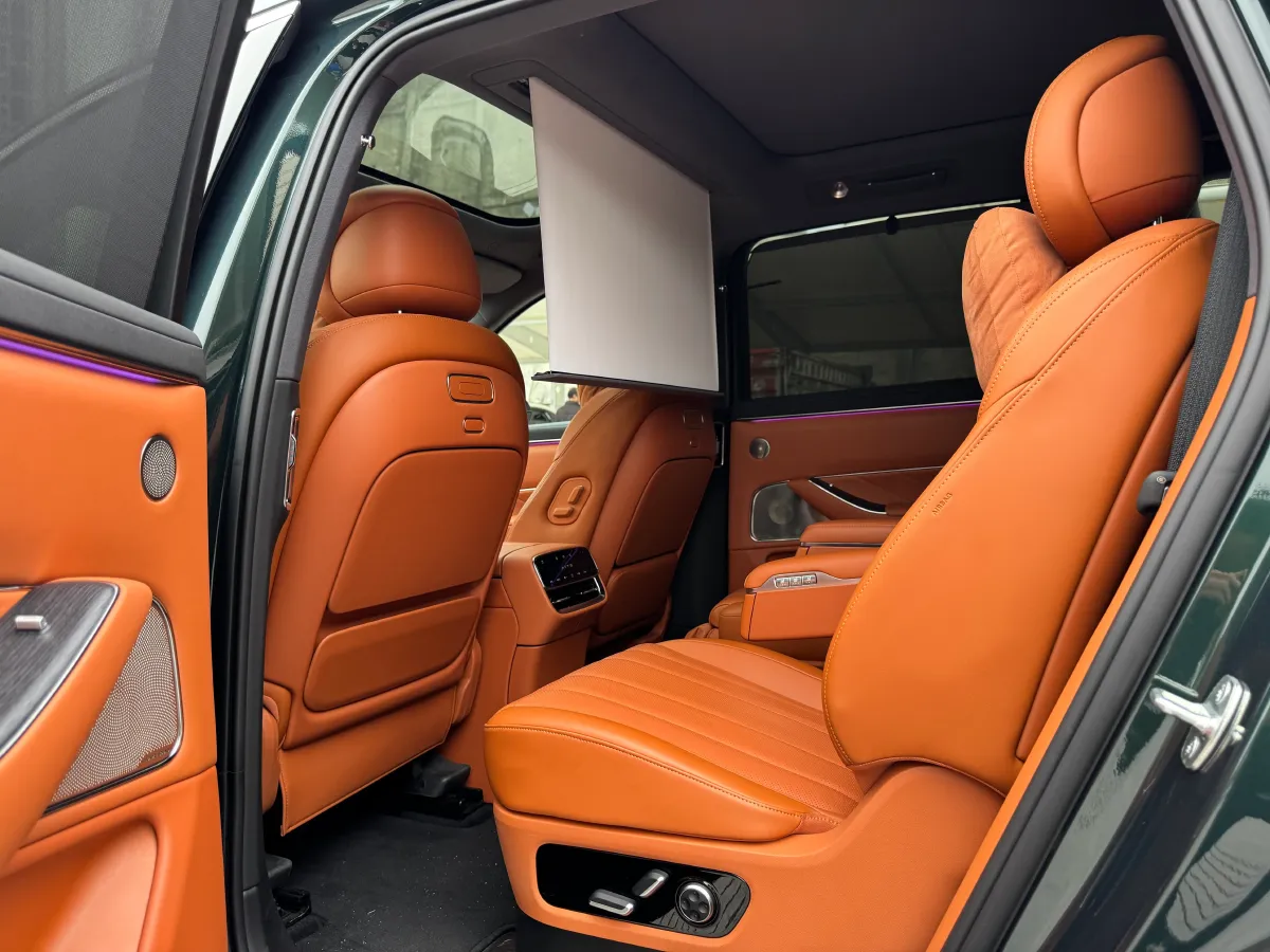 2025 AITO AITO M8 REEV 160HP REEV 53.4KWH,autocango,china used car exporter,china ev exporter,chinese used car exporter,chinese used ev exporter