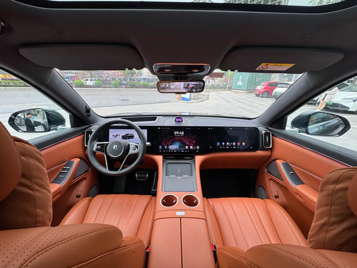 2025 AITO AITO M8 REEV 160HP REEV 53.4KWH,autocango,china used car exporter,china ev exporter,chinese used car exporter,chinese used ev exporter