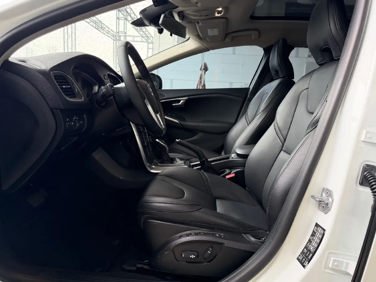 2025 MG 5 1.5L 129HP L4 CVT,autocango,china used car exporter,china ev exporter,chinese used car exporter,chinese used ev exporter