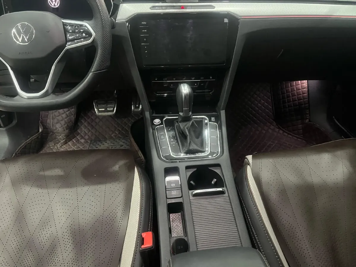 2023 Volkswagen Magotan 2.0T 186HP L4 7DCT,autocango,china used car exporter,china ev exporter,chinese used car exporter,chinese used ev exporter