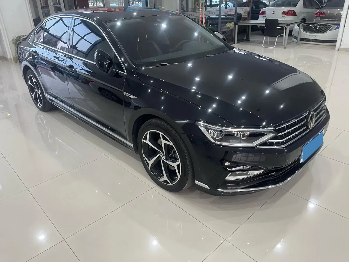 2023 Volkswagen Magotan 2.0T 186HP L4 7DCT,autocango,china used car exporter,china ev exporter,chinese used car exporter,chinese used ev exporter