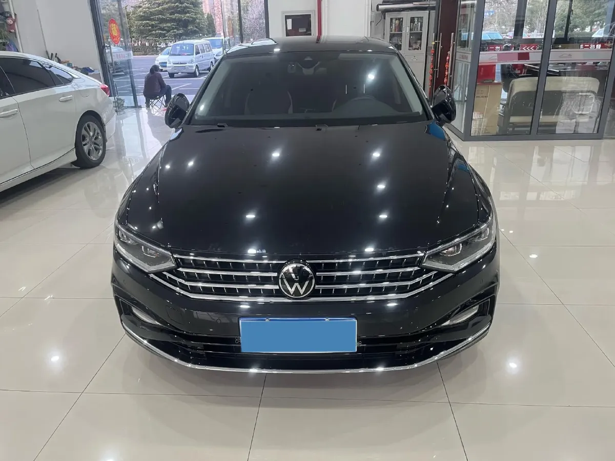 2023 Volkswagen Magotan 2.0T 186HP L4 7DCT,autocango,china used car exporter,china ev exporter,chinese used car exporter,chinese used ev exporter