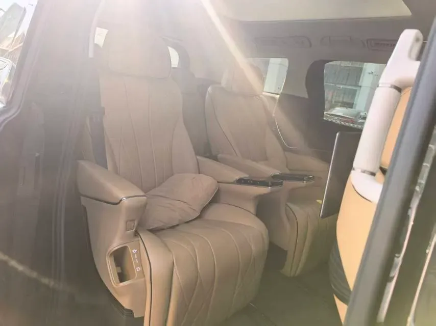 2024 Denza D9 1.5T 139HP L4 E-CVT PHEV 40KWH,autocango,china used car exporter,china ev exporter,chinese used car exporter,chinese used ev exporter