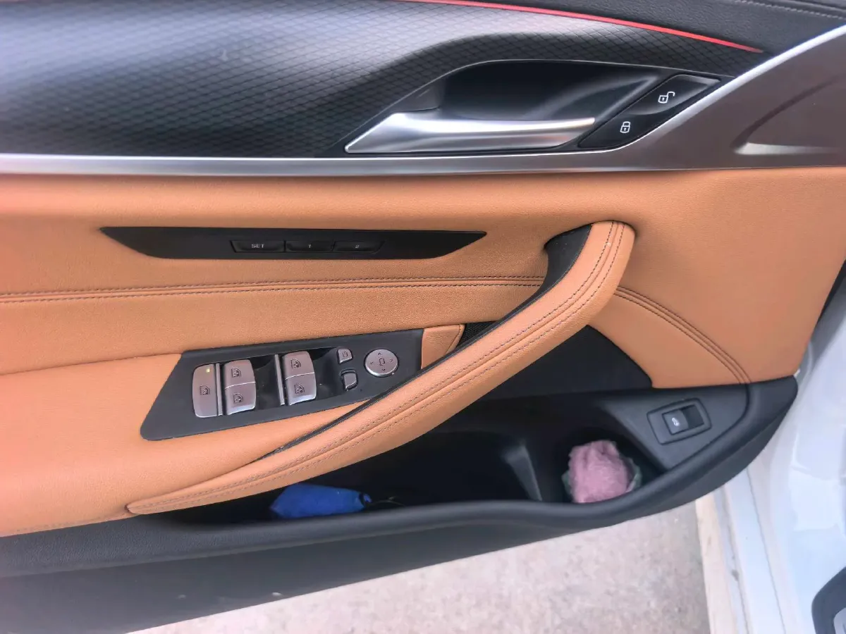 2022 BMW 5 Series 2.0T 184HP L4 8AT,autocango,china used car exporter,china ev exporter,chinese used car exporter,chinese used ev exporter