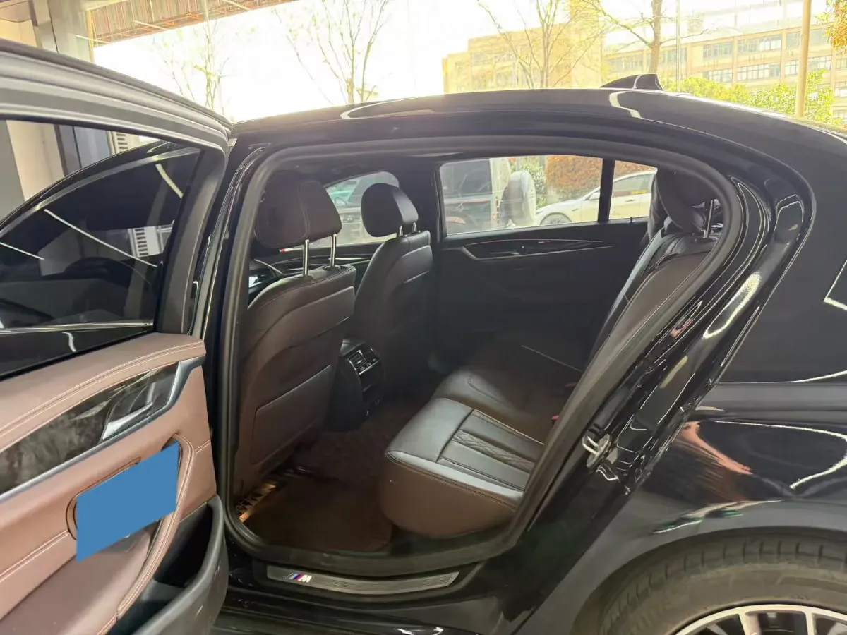 2022 BMW 5 Series 2.0T 184HP L4 8AT,autocango,china used car exporter,china ev exporter,chinese used car exporter,chinese used ev exporter