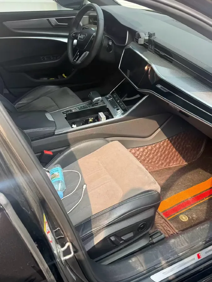 2022 Audi A6L 2.0T 224HP L4 7DCT,autocango,china used car exporter,china ev exporter,chinese used car exporter,chinese used ev exporter