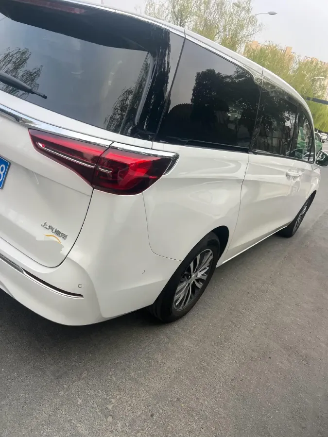 2022 Buick GL8 2.0T 237HP L4 9AT,autocango,china used car exporter,china ev exporter,chinese used car exporter,chinese used ev exporter
