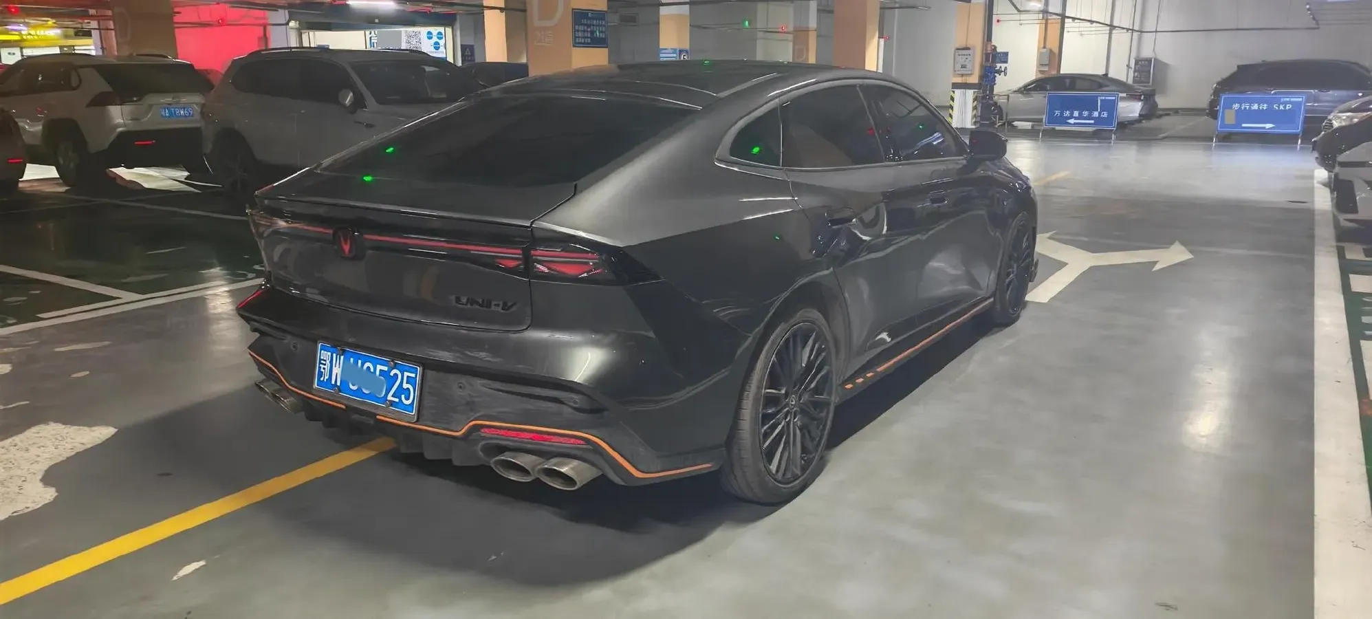 2025 ChangAn UNI-V 2.0T 245HP L4 8AT,autocango,china used car exporter,china ev exporter,chinese used car exporter,chinese used ev exporter