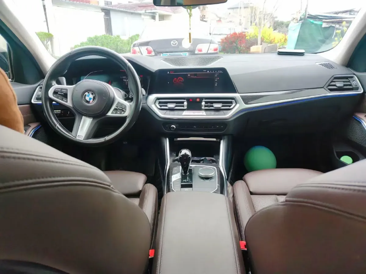2022 BMW 3 Series 2.0T 156HP L4 8AT,autocango,china used car exporter,china ev exporter,chinese used car exporter,chinese used ev exporter